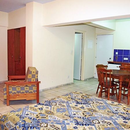 Palm Sea Beach Hotel Apartments Larnaca Bagian luar foto